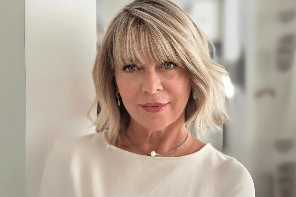 hairstyles for women over 60 with bangs