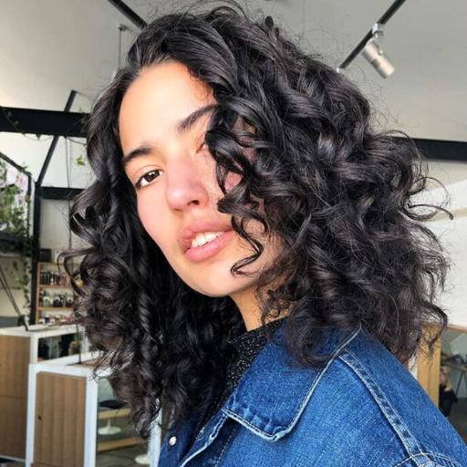 How to Achieve the Perfect Curly Hairstyle with Loose Curls?