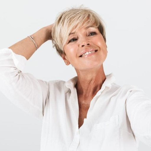 short hairstyles for women over 40
