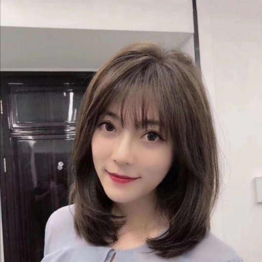 long layered hair with bangs