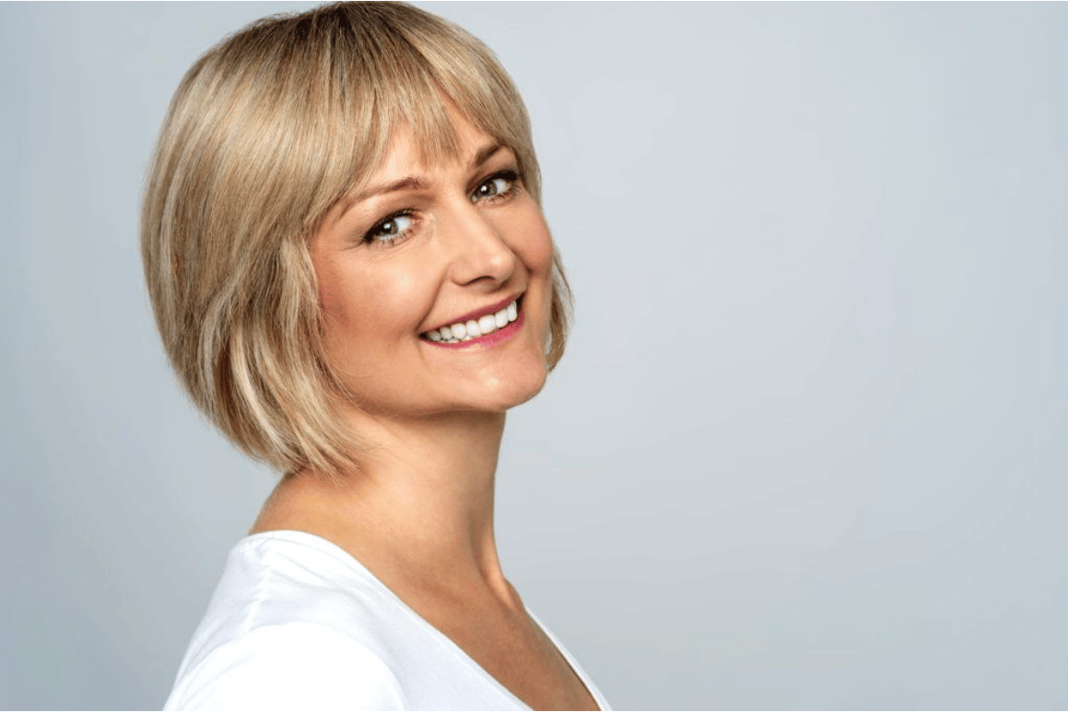 hairstyles for women over 40 with bangs