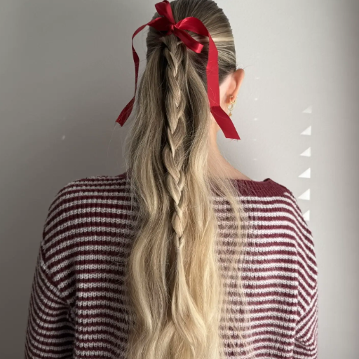 How to Achieve the Perfect Sleek Ponytail