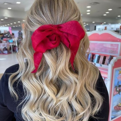 How to Create Curly Christmas Party Hairstyles