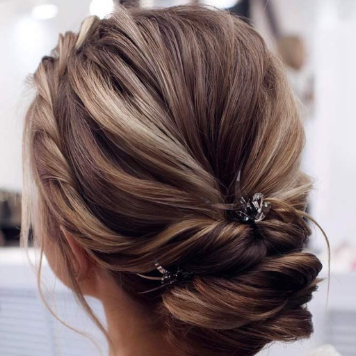 How to Style a Bun for Your Graduation Day