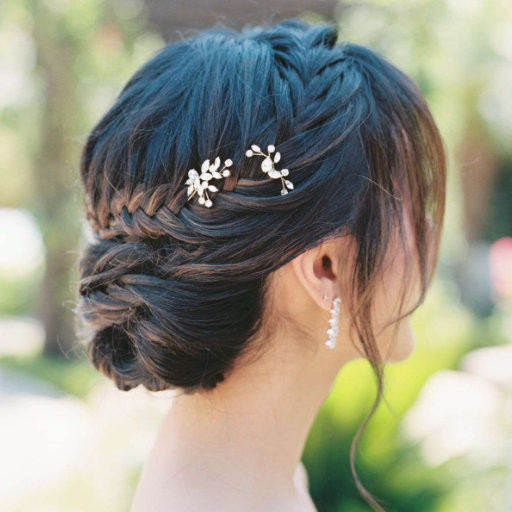 What Are Some Hair Ideas for a Summer Wedding