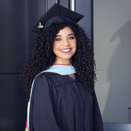 What Are the Best Ways to Style Curly Hair for Graduation