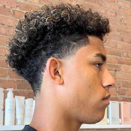 How to Get the Best Frosted Tips on Curly Hair