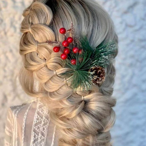 How to Style a Classic Ponytail for Christmas Parties