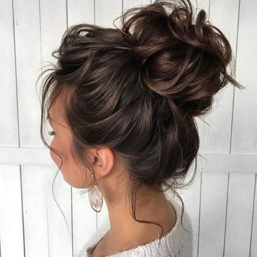 How to Achieve an Elegant Chignon?